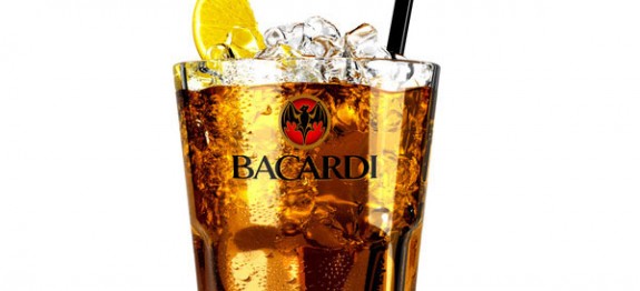 Bacardi Gold & Cola koktél