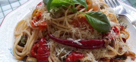 Peperonata spaghetti - lecsó spagettivel
