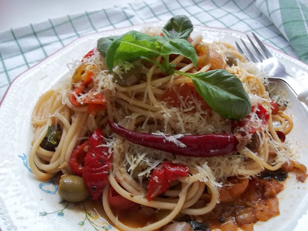 Peperonata spaghetti - lecsó spagettivel