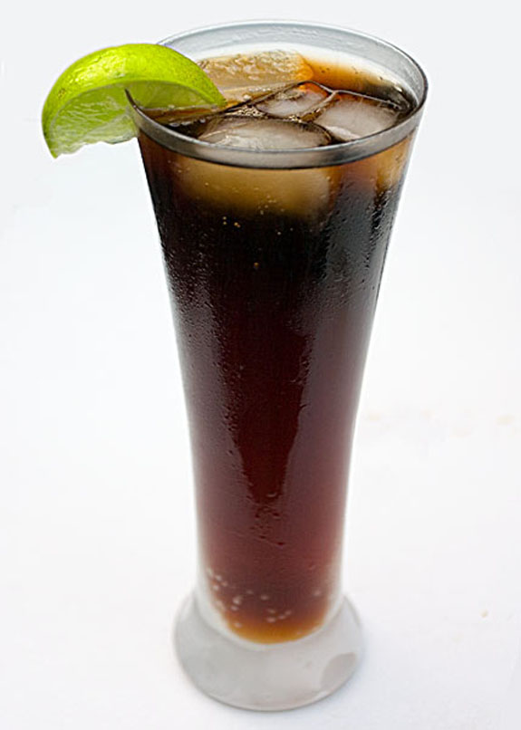 Rum and Coke koktél